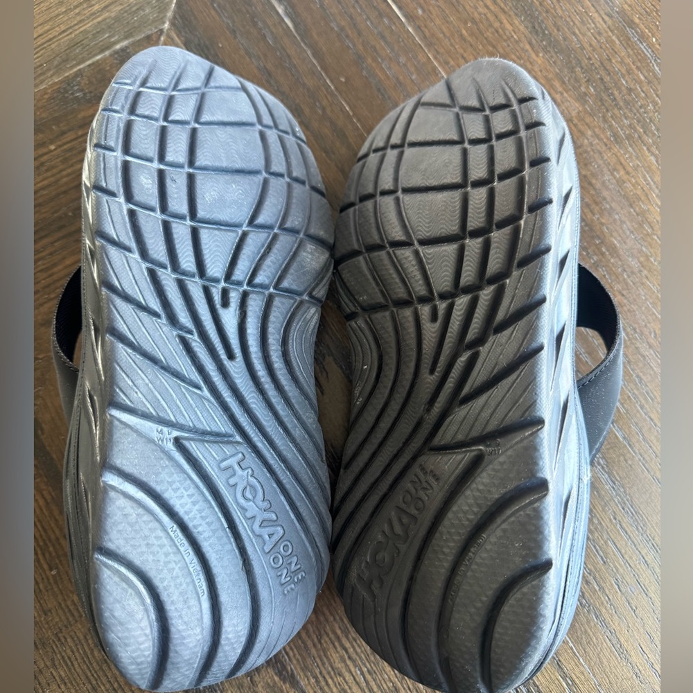 Hoka Slides - Picture 3 of 4